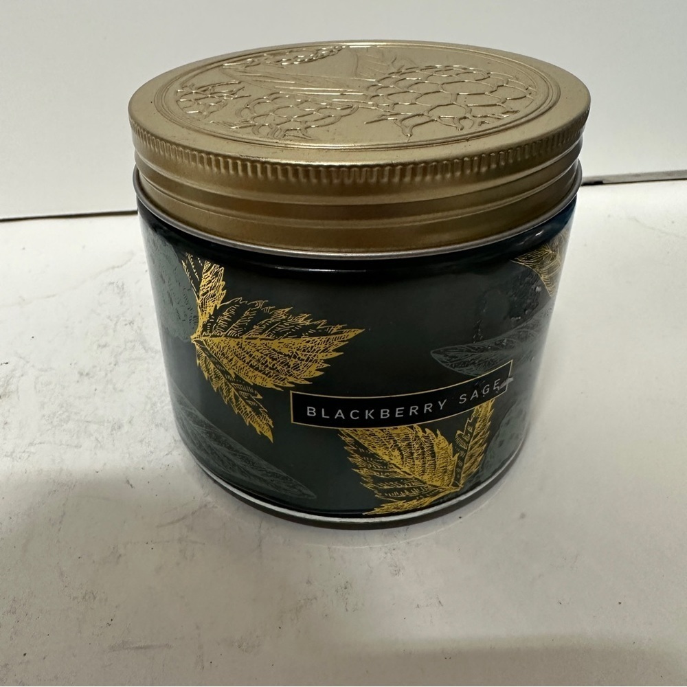 Bellevue Luxury Two Wick Blackberry Sage Soy Candle 12 OZ HTF